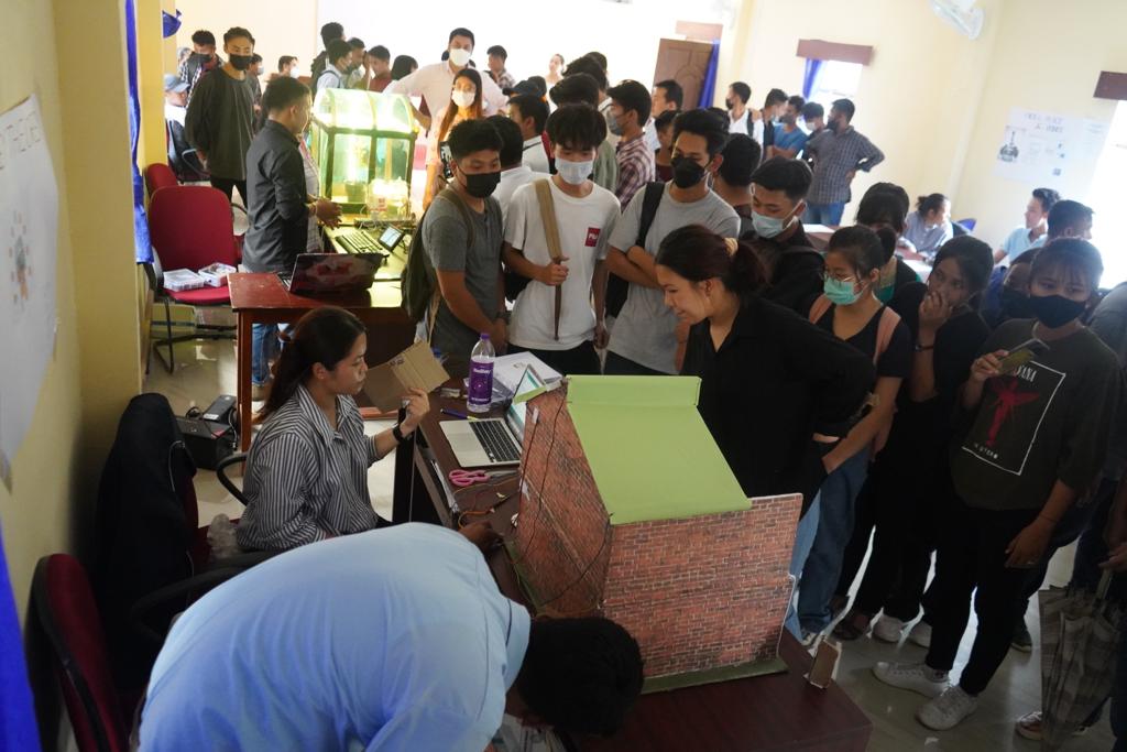 Read more about the article Project Display by Final Year 2021-22 Students of CSE Dept